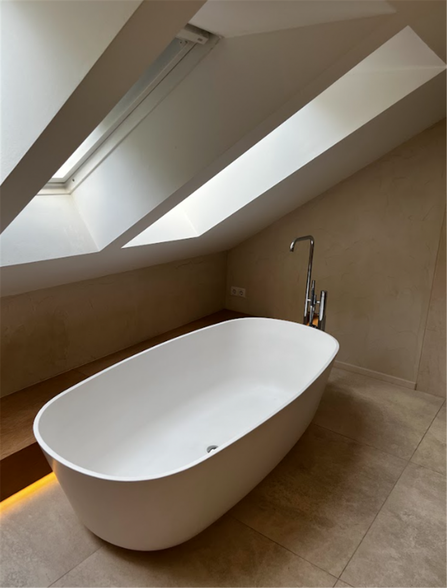 Freistehende Badwanne DG Erdgeschosswohnung Burghaslach