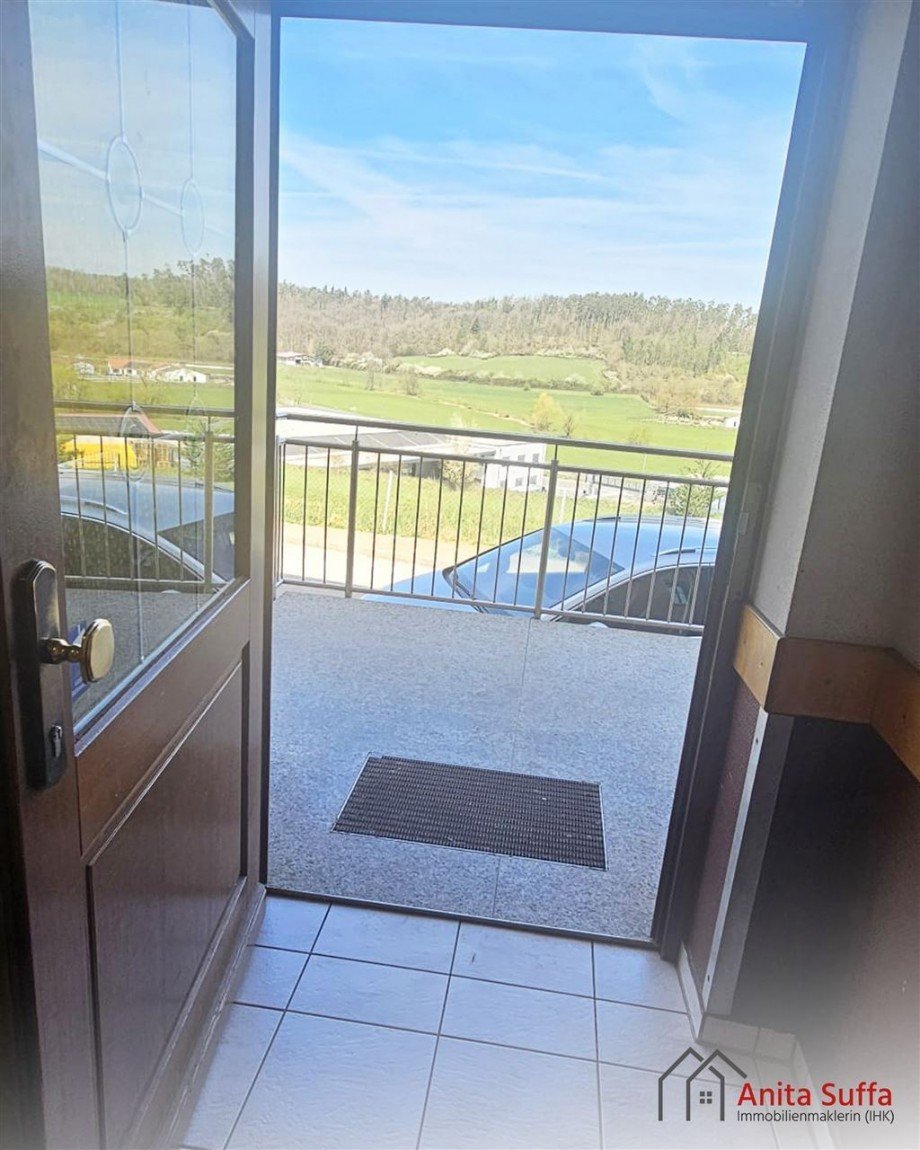 Eingang und Ausblick Erdgeschosswohnung M�nchsteinach