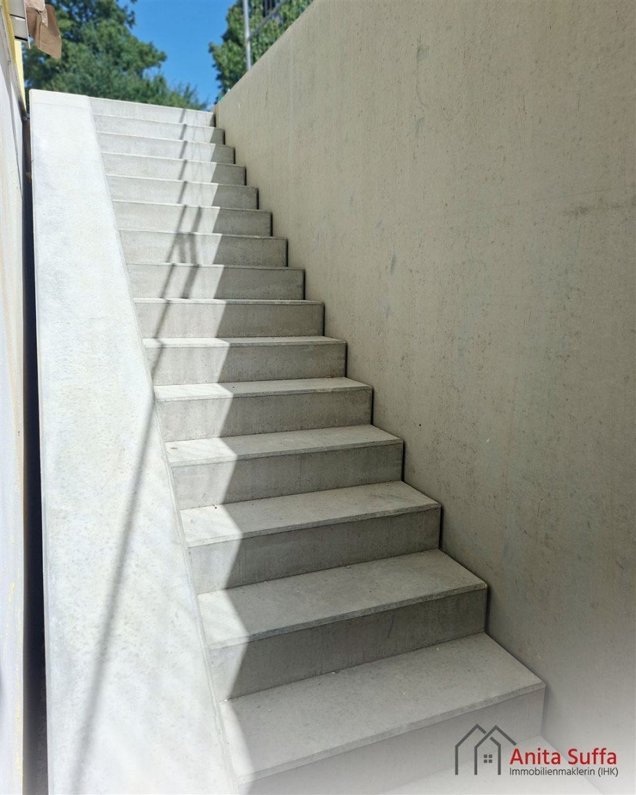 Kellertreppe mit Rampe Erdgeschosswohnung Domb�hl