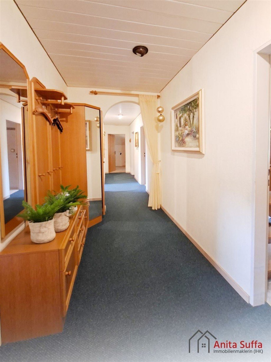 Flur EG Mehrfamilienhaus M�nchsteinach