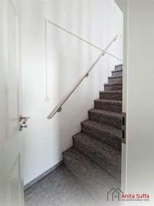 Treppe DG Gro�z�giges Doppelhaus mit Weitblick, Gartenidylle und vielseitigen Nutzungsm�glichkeiten!