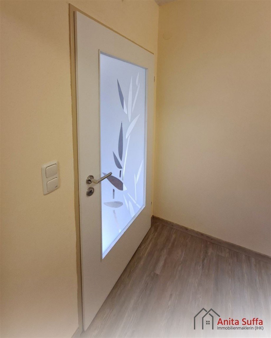 Eingang UG Mehrfamilienhaus M�nchsteinach