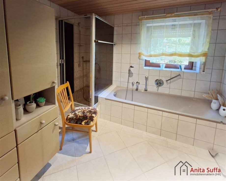 Bad EG Mehrfamilienhaus M�nchsteinach