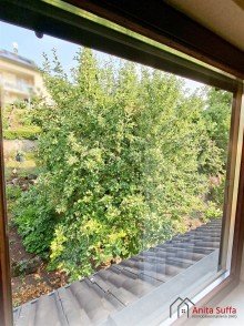 Ausblick Schlafzimmer DG Beeindruckendes Mehrgenerationenhaus mit Weitblick: Massiv gebaut, �berdurchschnittlich modernisiert