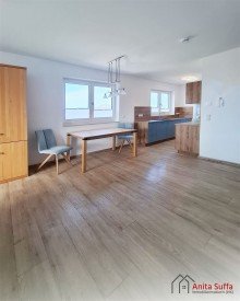 Wohn-/Esszimmer Lichtdurchflutetes Wohnen: KfW-55-Apartment mit Wintergarten, Aufzug und Doppelcarport!