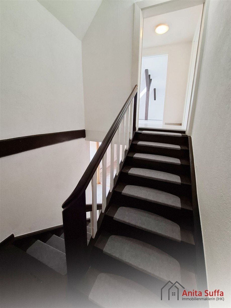 Treppenaufgang zu DG Etagenwohnung Neuhof a d Zenn