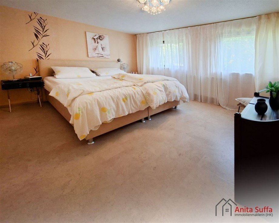 Schlafzimmer DG Mehrfamilienhaus M�nchsteinach