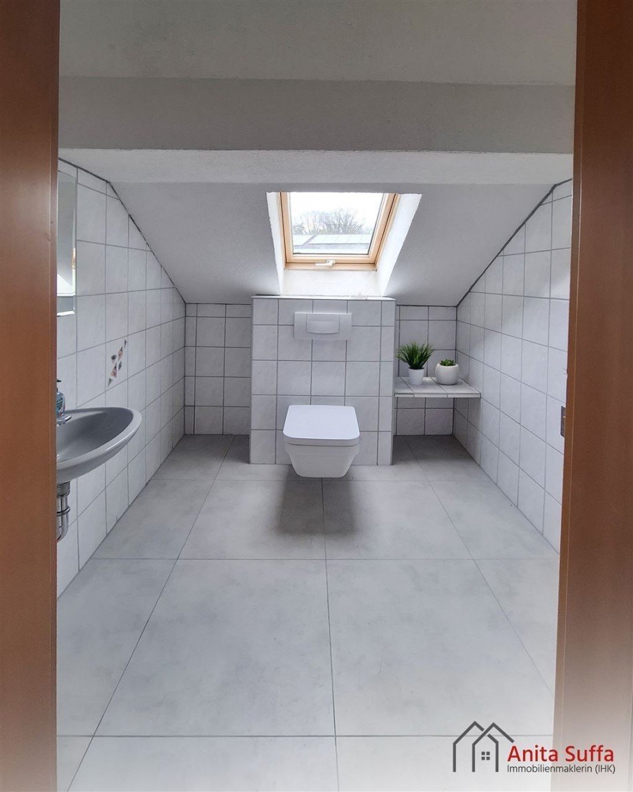 WC OG Zweifamilienhaus Lonnerstadt