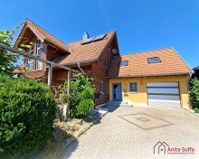Haus und Garage **reserviert**Ein Zuhause aus Massivholz - W�rme, Qualit�t und Natur vereint!