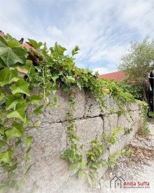Sandsteinwand Ein historisches Schmuckst�ck voller Charme und
M�glichkeiten f�r die ganze Familie!