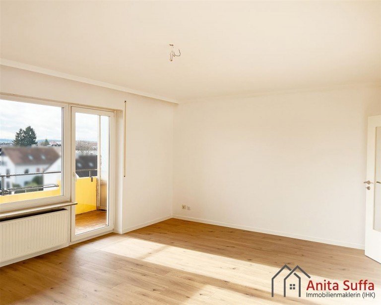 Hauptbild: Frisch renovierte 3,5-Zimmer-Wohnung mit sonnigem Balkon