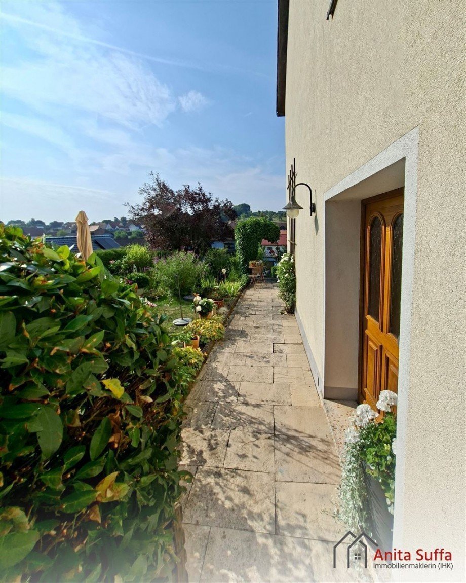 Eingangsbereich Mehrfamilienhaus M�nchsteinach