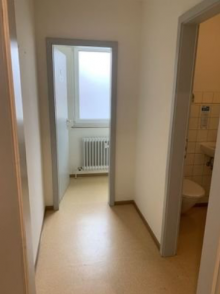 Zugang zu  den WC�s Attraktive Gewerbeeinheit mit flexibler Raumaufteilung in 1A-Lage!