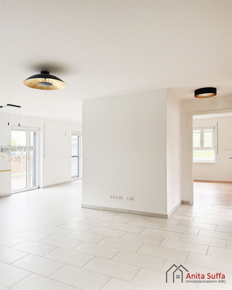 offener Wohn- und Essbereich Neustadt a d Aisch Erdgeschosswohnung Zeitgem��er Wohnluxus: Exklusive Gartenwohnung mit 4 Zimmern und Tiefgarage!