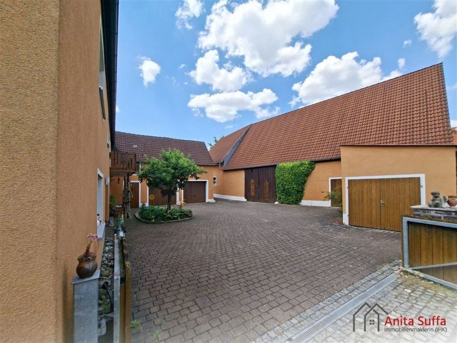 Hof und Scheune Zweifamilienhaus Dachsbach