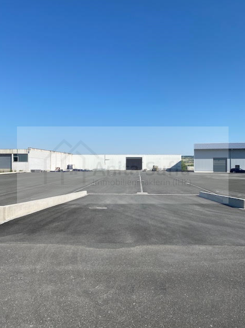 Zufahrt Blickrichtung Norden Freifl�chen Dietersheim , Mittelfr