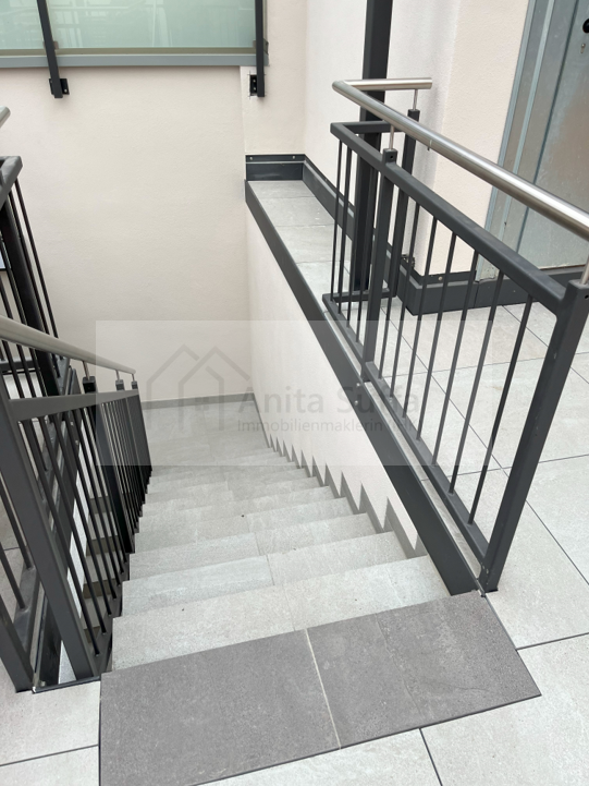 Treppen zur Wohnung Maisonettewohnung Bad Windsheim