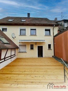 Aussenansicht Gro�z�giges Wohngl�ck �ber zwei Etagen mit Dachterrasse