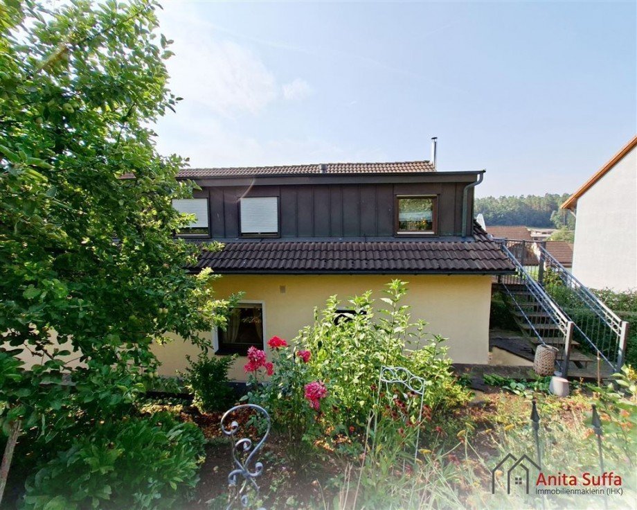 hintere Hausseite Mehrfamilienhaus M�nchsteinach