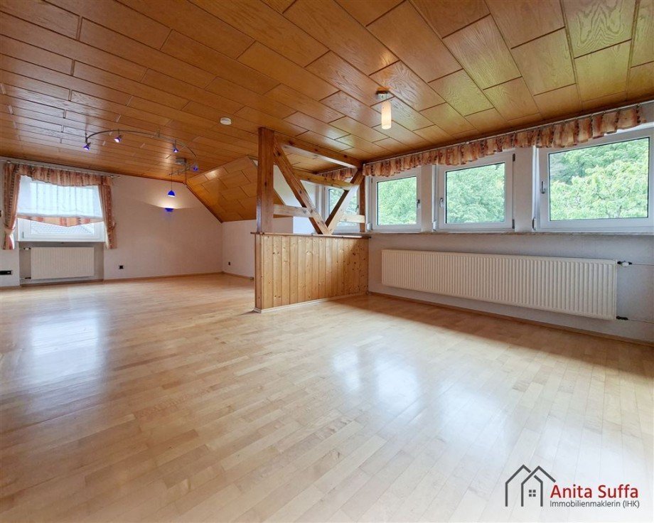 Wohn-/Esszimmer Etagenwohnung Dachsbach