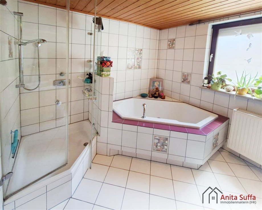 Bad OG Zweifamilienhaus Dachsbach