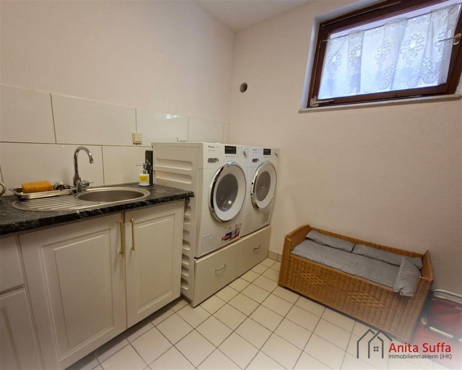 Waschk�che UG Mehrfamilienhaus M�nchsteinach