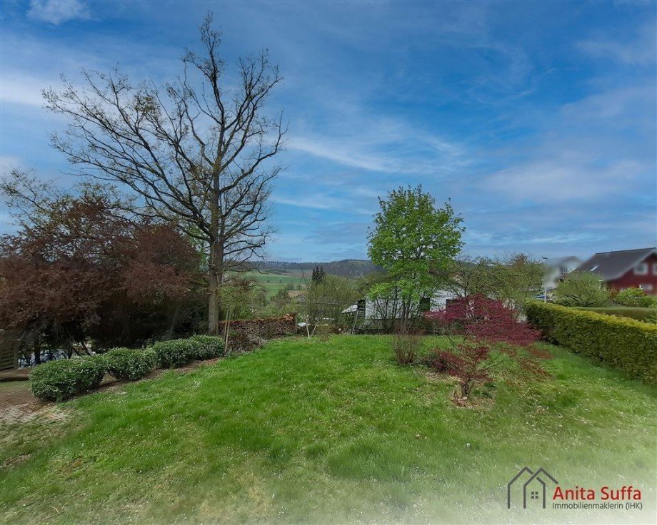 Ausblick Zweifamilienhaus Lonnerstadt
