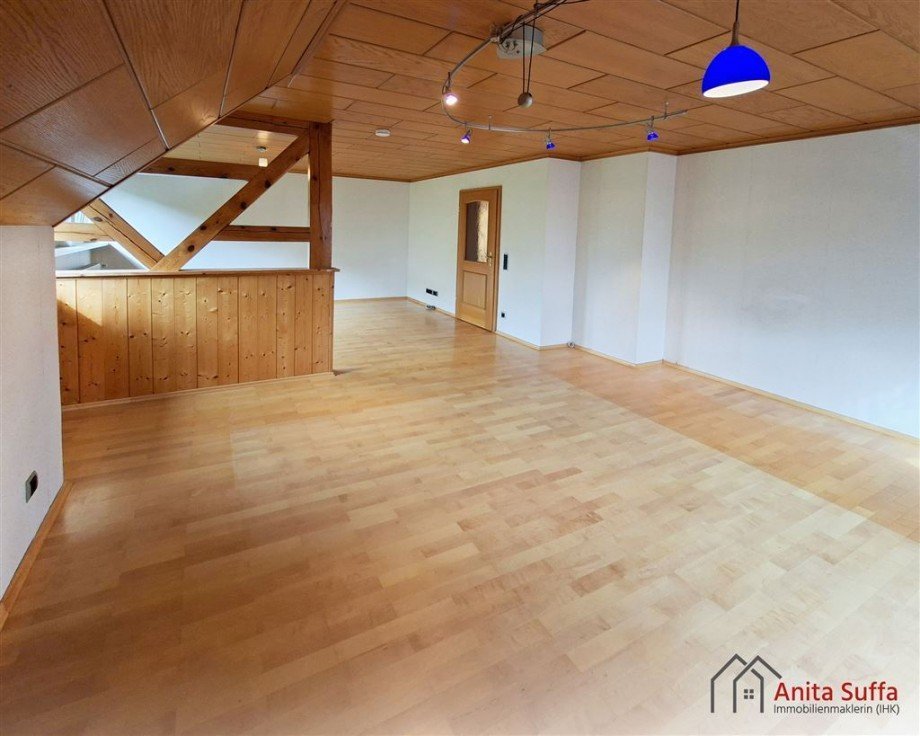 Wohn-/Esszimmer Etagenwohnung Dachsbach