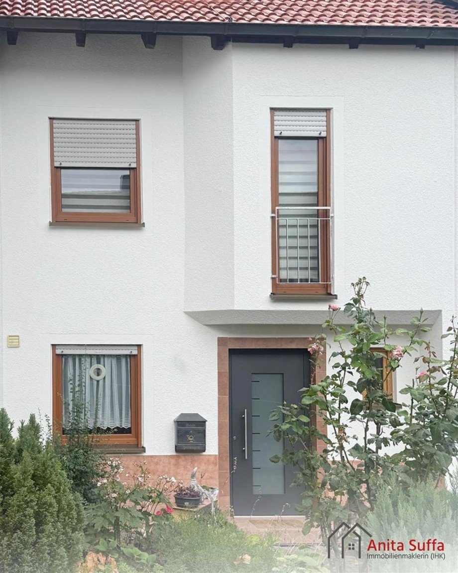 Fassade Reihenhaus Dietersheim , Mittelfr