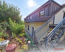hintere Hausseite Beeindruckendes Mehrgenerationenhaus mit Weitblick: Massiv gebaut, �berdurchschnittlich modernisiert