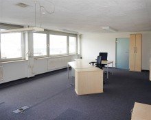 B�ro 2 Modernisierte B�rofl�chen in ruhiger Lage zu vermieten! B�ro 2a-b