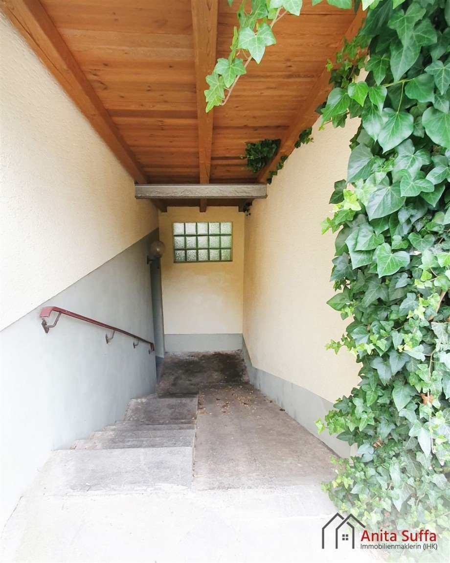 hinterer Liefereingang Gastronomie und Wohnung Markt Taschendorf