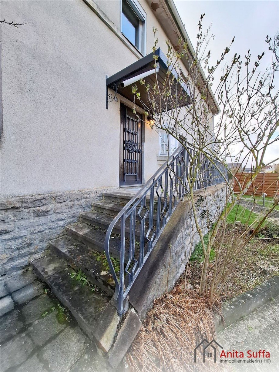 Eingang Doppelhaush�lfte Uffenheim