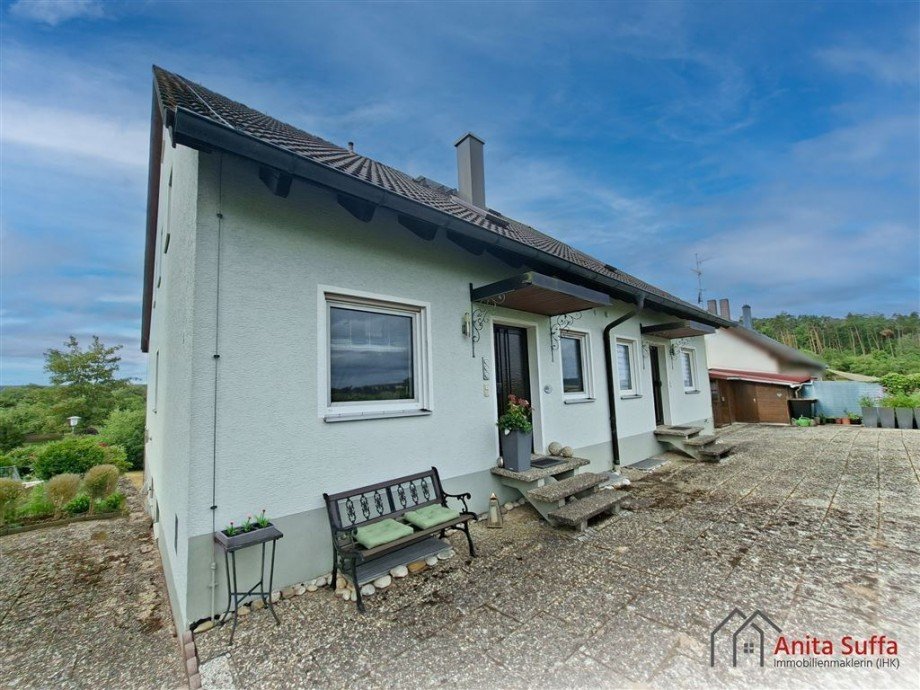 Eingang rechts Zweifamilienhaus Neuhof a d Zenn