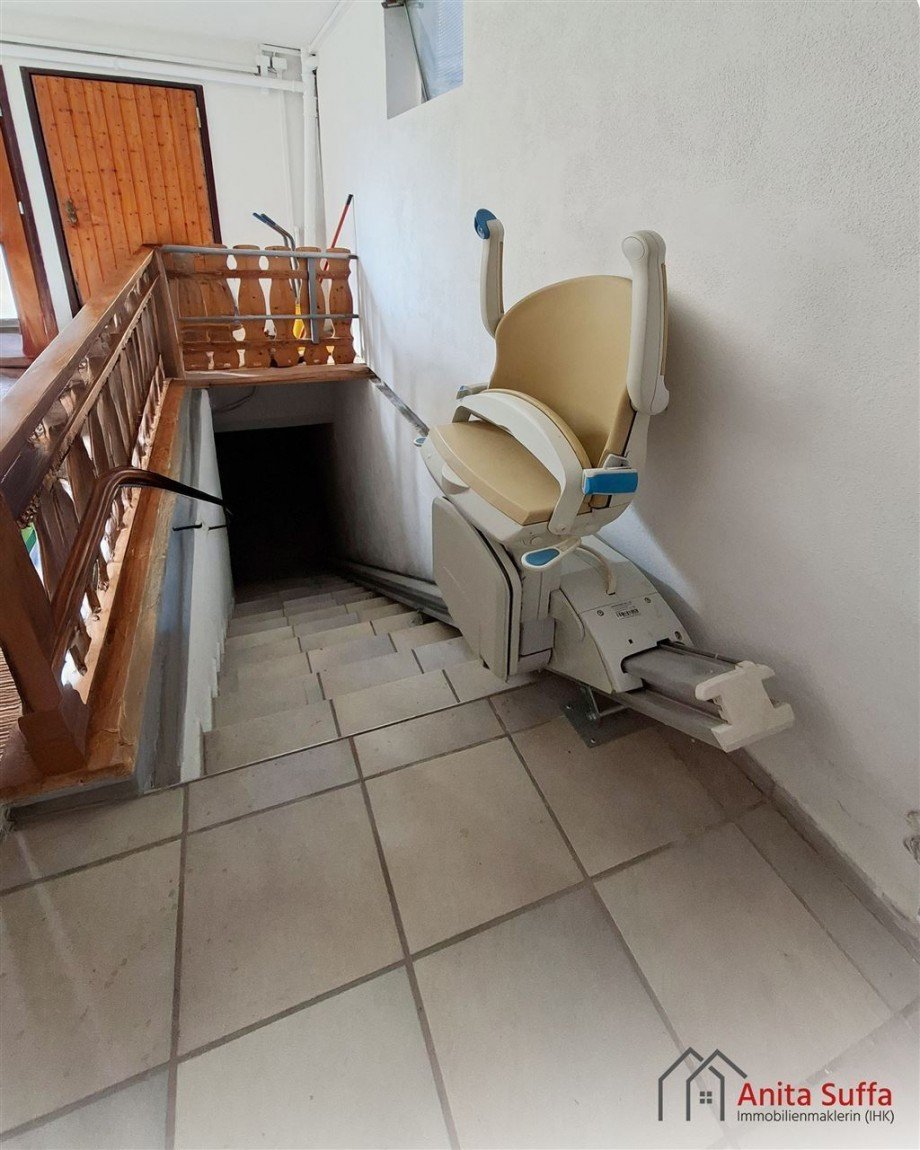 Treppenlift UG Mehrfamilienhaus M�nchsteinach