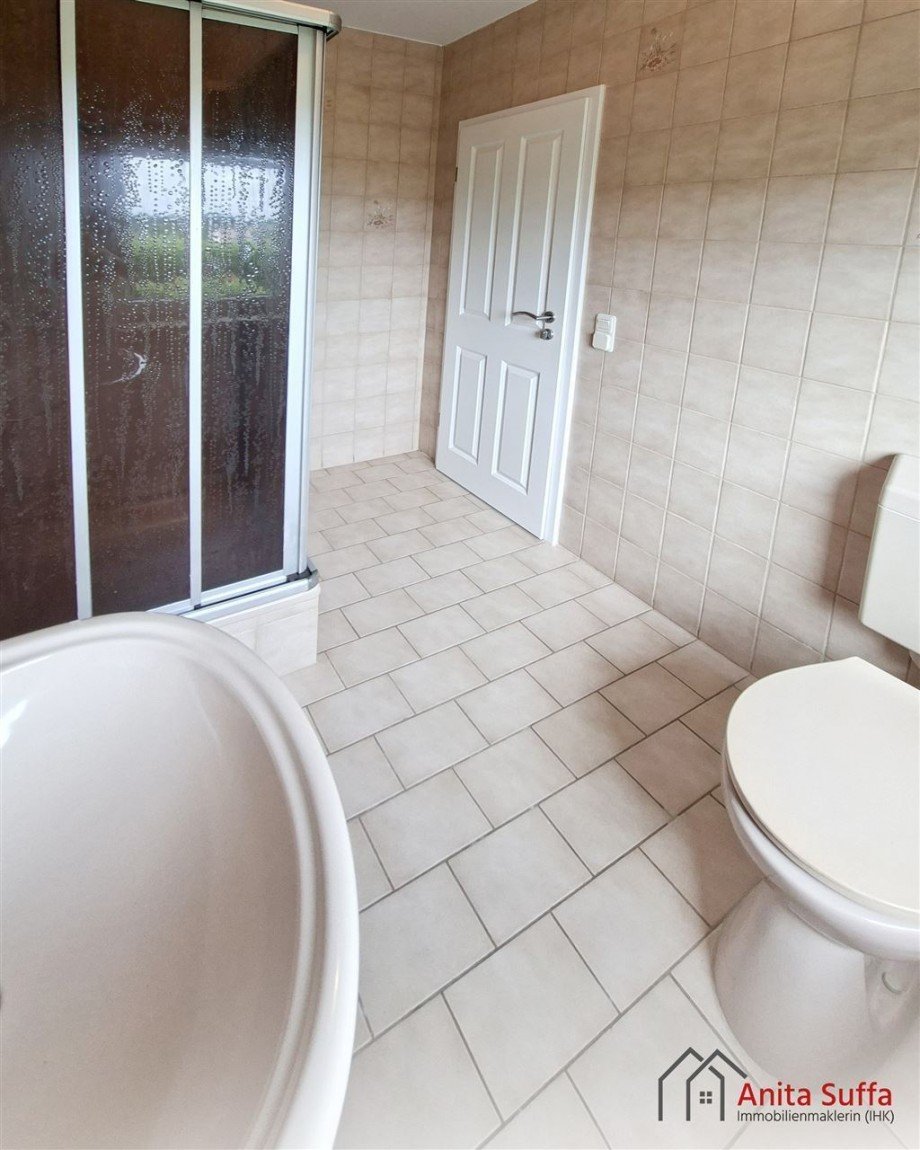 G�ste WC EG Zweifamilienhaus Neuhof a d Zenn