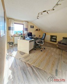 B�ro DG Beeindruckendes Mehrgenerationenhaus mit Weitblick: Massiv gebaut, �berdurchschnittlich modernisiert