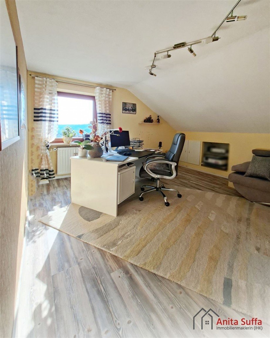 B�ro DG Mehrfamilienhaus M�nchsteinach