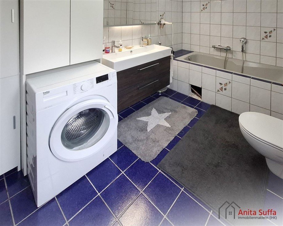 Bad EG Zweifamilienhaus Lonnerstadt