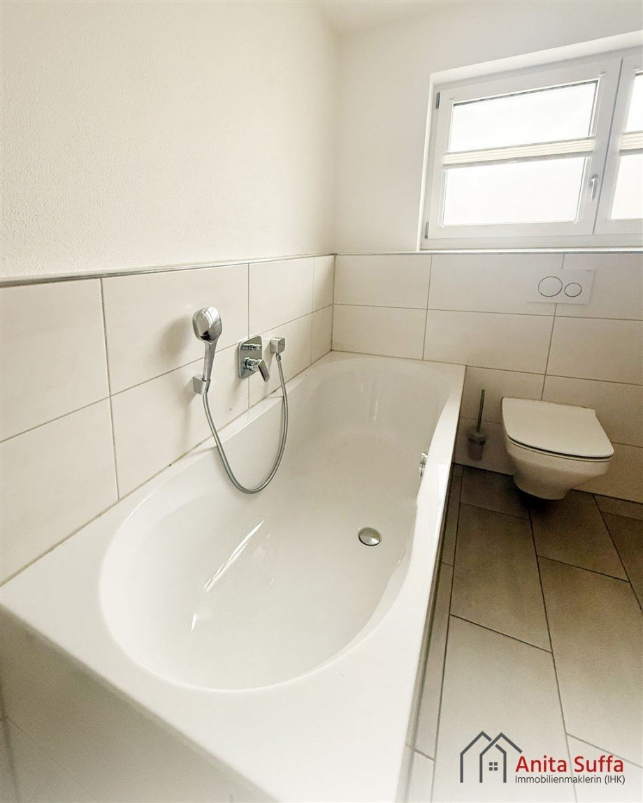 Badewanne Erdgeschosswohnung Neustadt a d Aisch