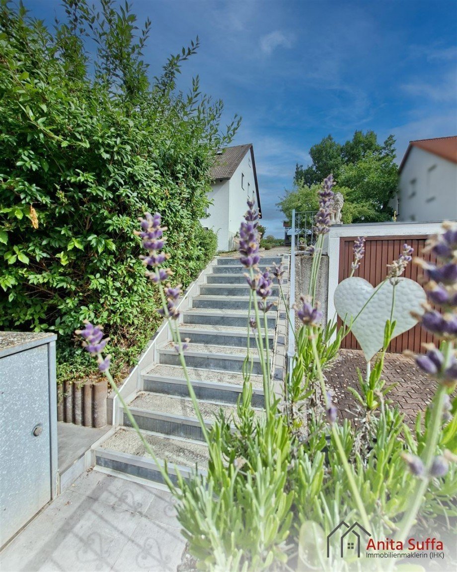 Treppenaufgang 2 Zweifamilienhaus Neuhof a d Zenn