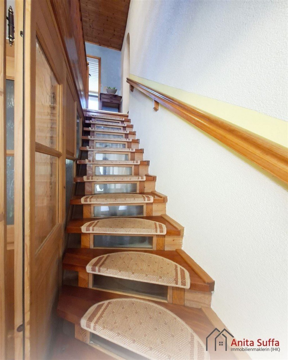 Treppenhaus EG/OG Zweifamilienhaus Dachsbach