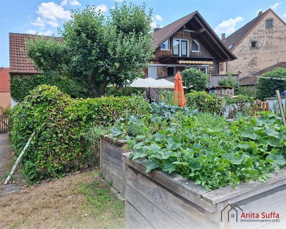 Haus und Garten Zweifamilienhaus Dachsbach
