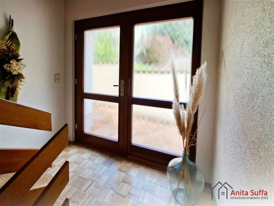 Eingangst�r 2 zum Garten Mehrfamilienhaus M�nchsteinach