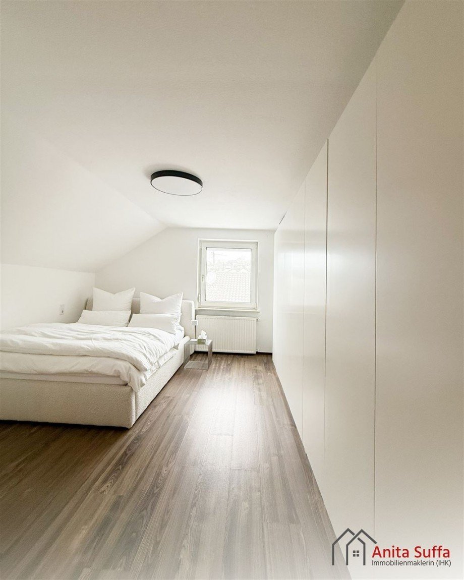 Schlfazimmer OG Einfamilienhaus Neustadt a d Aisch