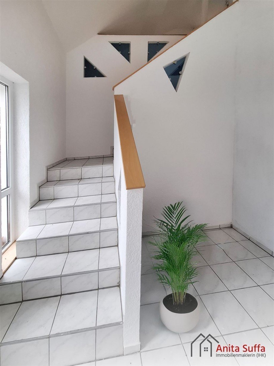 Empfang Whg OG Zweifamilienhaus Lonnerstadt