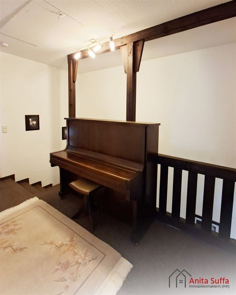 Flur OG Zweifamilienhaus Neuhof a d Zenn