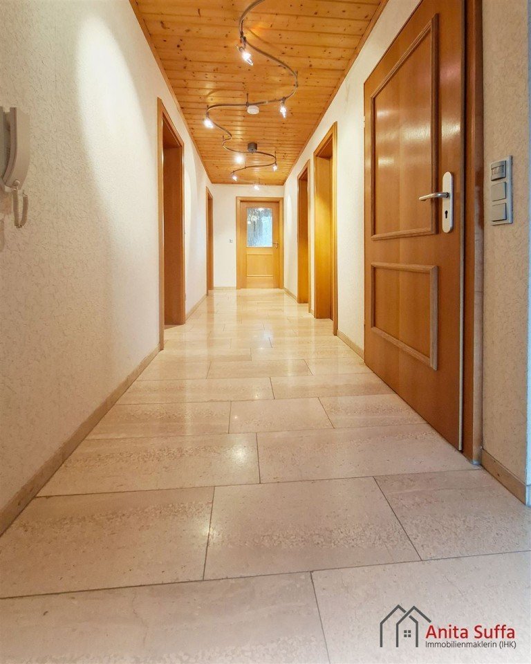 Flur Dachsbach Etagenwohnung Charmante 4,5-Zimmer-Wohnung mit hochwertiger Ausstattung in gr�ner Umgebung
