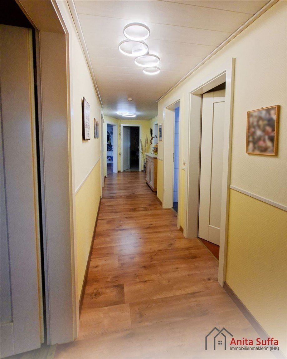 Flur DG Mehrfamilienhaus M�nchsteinach