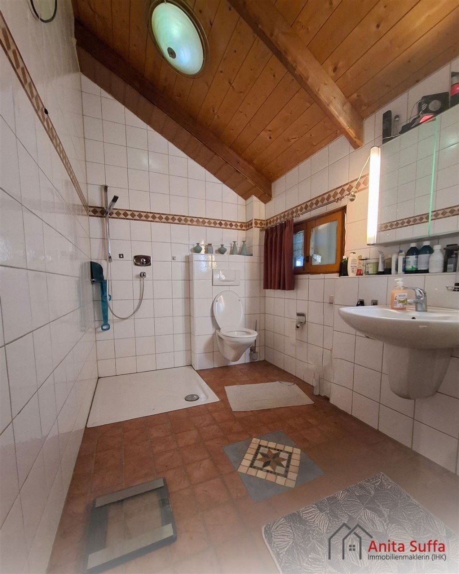 Badezimmer EG Einfamilienhaus Wachenroth